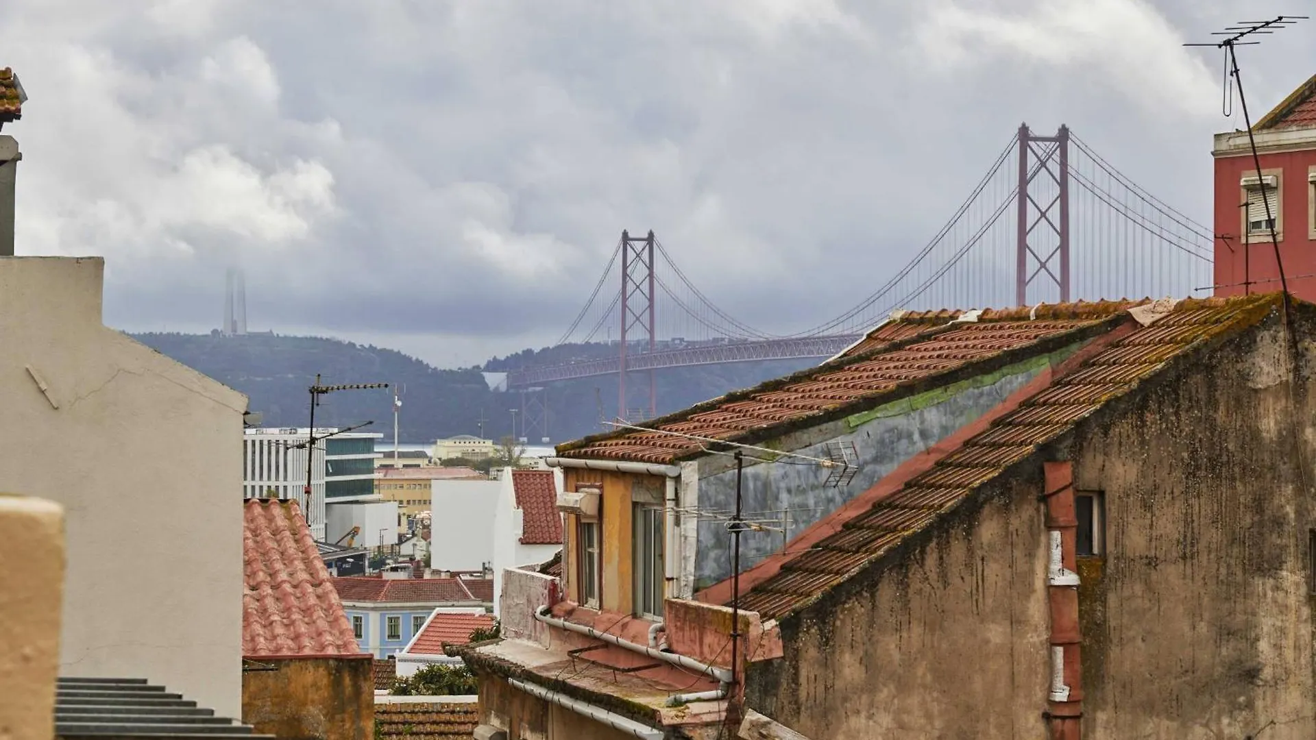 Alcantara Like A Local Lisboa 0*,  Portugália